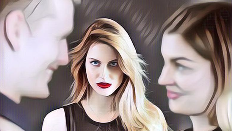 Nyesek! Istri Pergoki Suami Selingkuh Sama Mahasiswinya Di Rumah, Ketahuan Cuma Pakai Celana Dalam Saat Berduaan