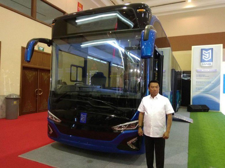 2.	Punya bus listrik