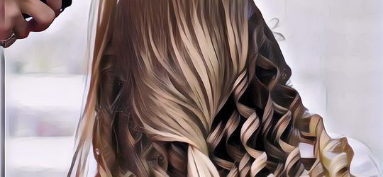 Seorang Wanita Ngide Pakai Pasta Buat Ngeritingin Rambut, Hasilnya Begini