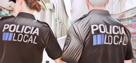 Seisi Kota Dikarantina, Rombongan Polisi Ini Patroli Sambil Bawa Gitar ... Ngapain Coba?