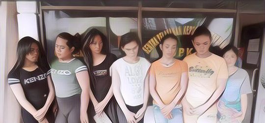 Oops! Ternyata Ini Sosok Artis Inisial R Yang Diisukan Pernah Jadi Simpanan Waria