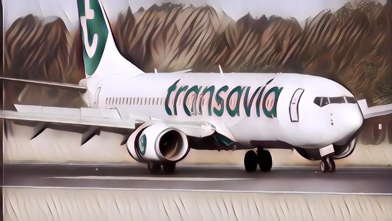 Sebuah Pesawat Terpaksa Mendarat Darurat Akibat Bau Badan Menyengat