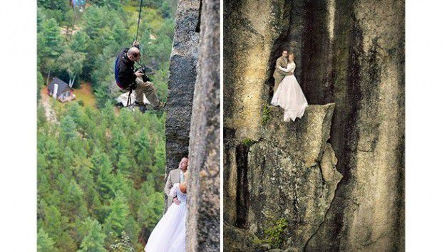 1. Foto prewedding di bukit