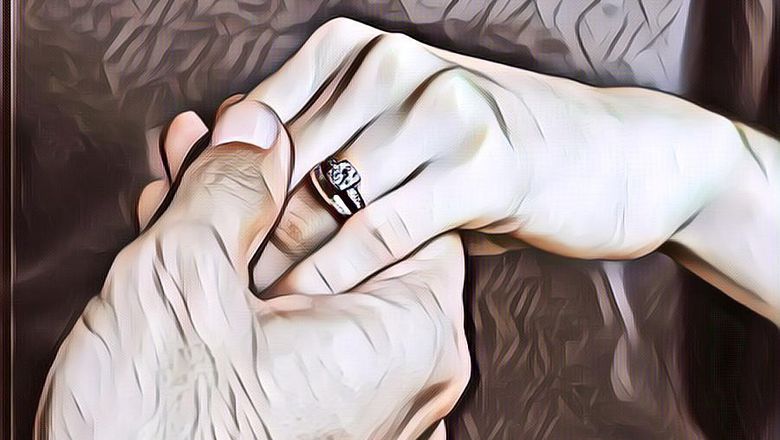 Pasangan Ini Kebanjiran Hadiah Setelah Lamaran ... Hoki Banget!