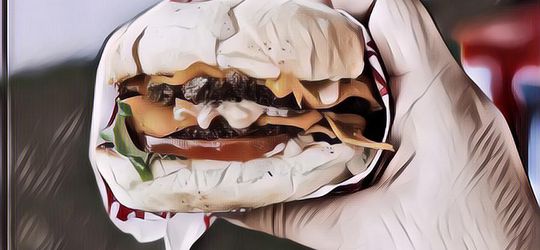 Begini Lho Cara Makan Burger Biar Gak Berantakan~