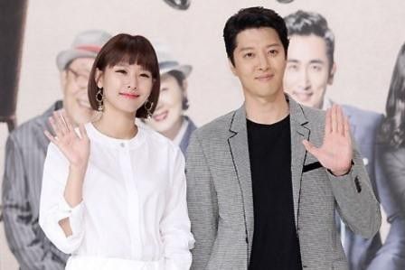 4. Lee Dong Gun dan Jo Yoon Hee