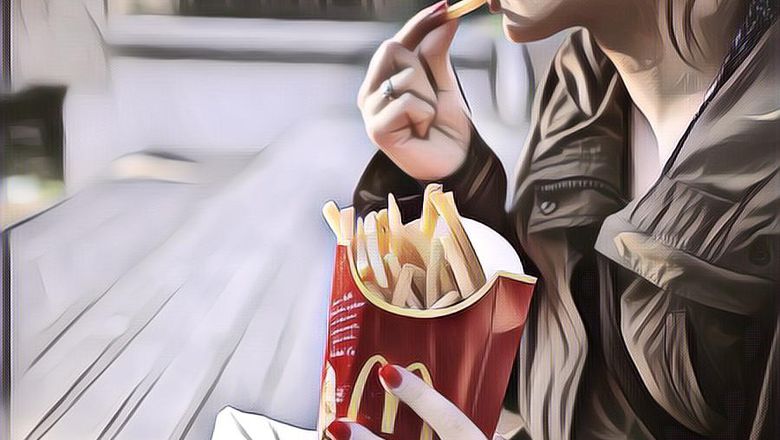 Emang Bisa Kepribadian Kita Dilihat dari Cara Makan Kentang Goreng?