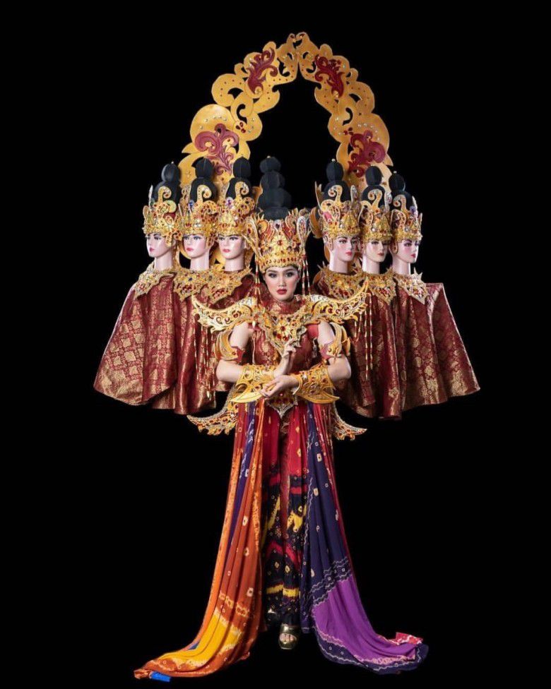 3. Kostum Finalis Puteri Indonesia Asal Sulawesi Selatan