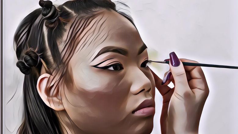 Be Spot - Alat Makeup yang Wajib Dibawa Agar Glowing Terus Selama Imlek