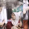 Lucu Banget! Ada Wanita yang Dihampiri Turis Cuma Buat Minta Ajarin Makan Pakai Tangan