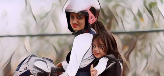 Kocak! Ibu Ini Mengira Anaknya Sudah Naik Motor, Sang Bocah Bingung Ibunya Ngacir