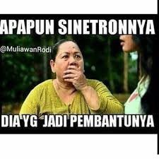 7. Iyaaa bener banget! Kenapa selalu ibu ini yang jadi pembantu sih?!