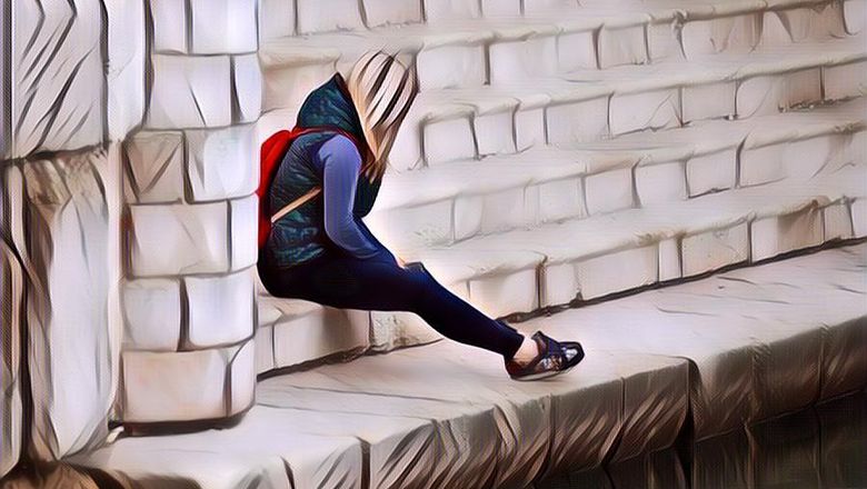 Gawat! Kesepian Semakin Nyata Setelah Kalian Lulus Kuliah ... Kok Bisa Sih?