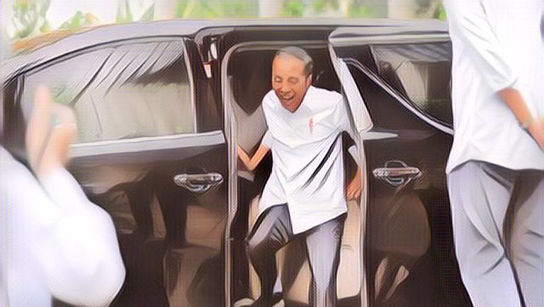 Unik, Kebiasaan Presiden Jokowi Saat Berada di Mobil Dinas