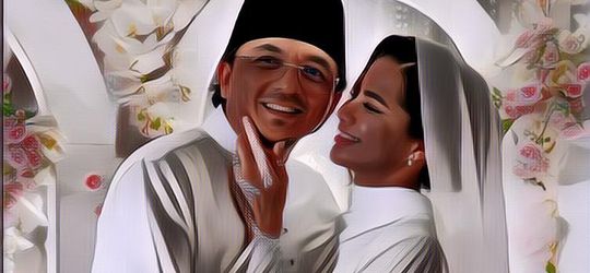 Bantah Cerai, Ternyata Ini Alasan Istri Engku Emran Hapus Foto-foto Suami Di Instagramnya