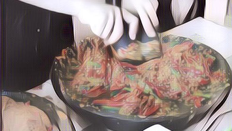 Unik Banget! Berawal Dari Bule Amerika Kepedesan, Gini Asal Usul Nama Sambel Setan Di Warung Ini