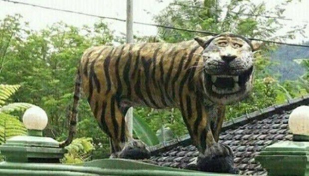 Kumpulan patung macan bikin ngakak