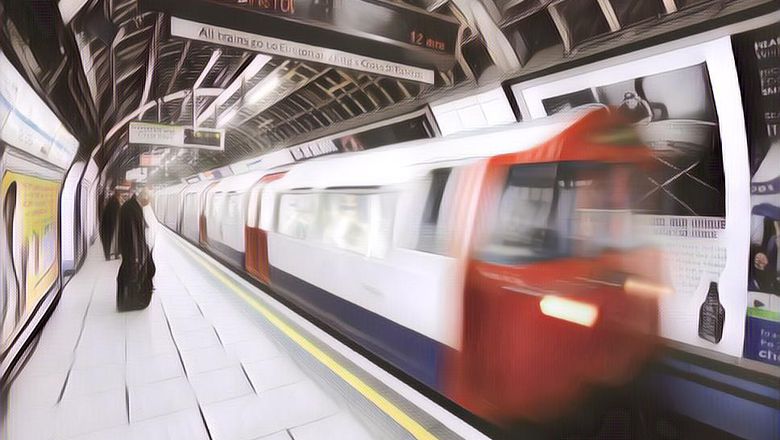 Kereta Bawah Tanah Pertama di Dunia Resmi Meluncur Hari Ini di Inggris