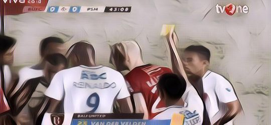 Sedihnya Jadi Wasit Sepak Bola di Indonesia, Nggak Salah Apa-apa Malah Dikartu Kuning Pemain