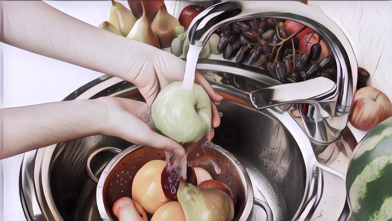 Bukan dengan Sabun! Begini Cara Mencuci Buah dan Sayur yang Benar