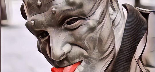 Pria Ini Operasi Ekstrim dan Berbahaya Demi Obsesi Menjadi Alien, Lidahnya Dibelah Jadi Dua!