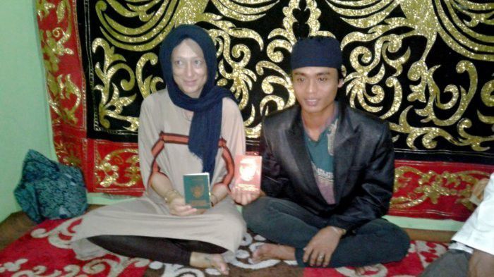 2. Tukang kebun dan Bule Jerman