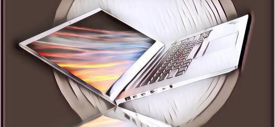 Lenovo Merilis 2 Laptop Gahar yang Lebih Tipis dari MacBook Air