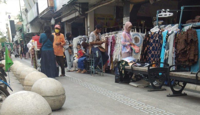 1. Anti Berpangku Tangan