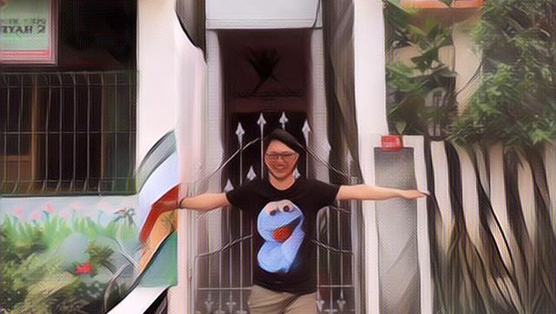 Penampakan Rumah Selebar 1 Meter, Gimana Ya Cara Masuknya?