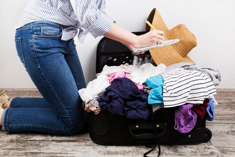 4. Pakai Baju yang Sopan dan Nyaman