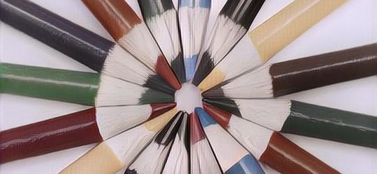 Ungu Nggak Pernah Ragu, Coba Cek Karakter Kamu Berdasarkan Warna Kesukaan