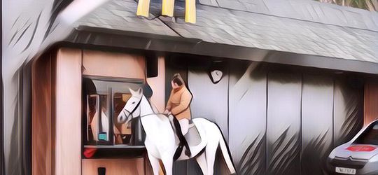 Sedih! Pesan Drive Thru McD Naik Kereta Berkuda, Pelanggan Gak Dilayani Karena Alasan Ini