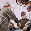 Kenapa Dokter Pakai Warna Hijau Saat Operasi Bukannya Putih?