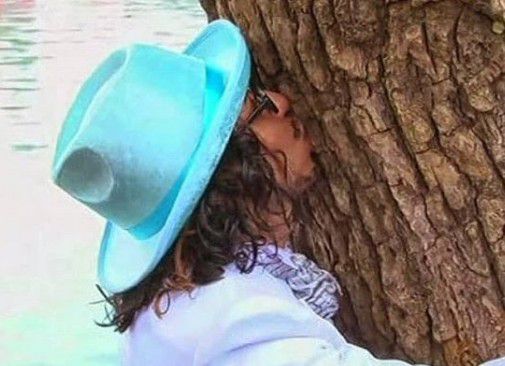 Menikah dengan Pohon