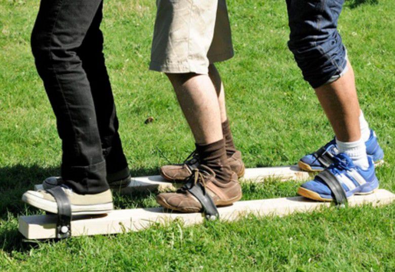 #Kehidupan sosial yang sibuk, gotong royong membantu orang lain gitu