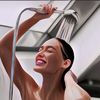 Alasan Kenapa Kamu Perlu Mandi Air Dingin di Pagi Hari, Bisa Turunkan BB?