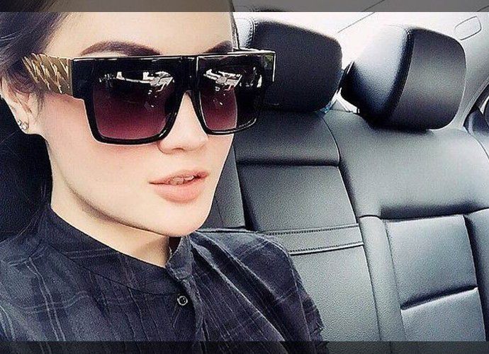 Pernah dekat dengan pengacara ternama pada tahun 2009 yaitu?