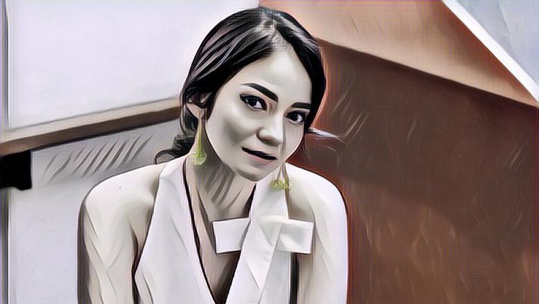 Simak Gaya OOTD Kebaya Ala Enzy Storia, Tradisional Namun Elegan