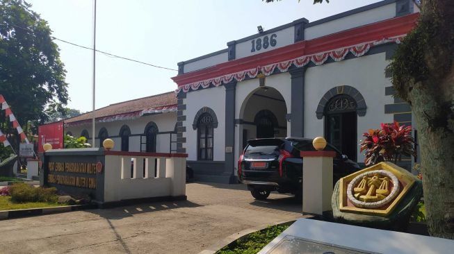 4. Memiliki Banyak Markas Militer