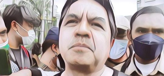 Heboh Ade Armando Dikeroyok Massa, Benarkah Ini Sosok Emak-Emak yang Jadi Provokator?