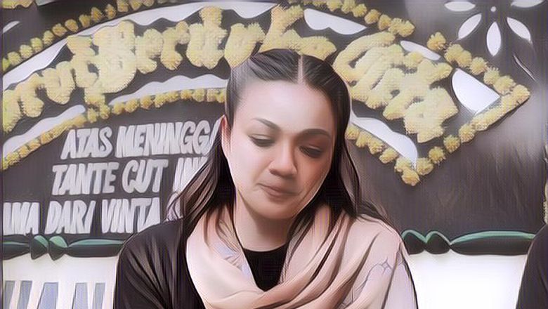Nirina Zubir Kehilangan HP Sebelum Ibunda Meninggal, Firasatkah?