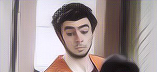 Jaket Ini Langsung Sold Out Kilat Usai Dipakai Oleh Pembunuh Viral yang Ganteng