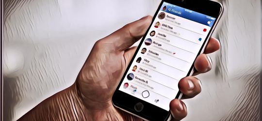 Saat Pria Menanyakan Kabar, Ini Cara Bedain Doi Kangen atau Cuma Nafsu