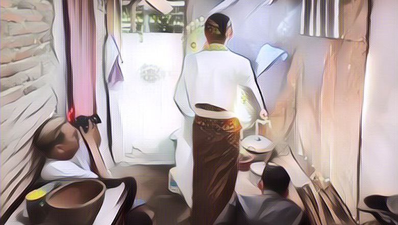 Bikin Takjub! Pasangan  Ini Foto Pernikahan Hanya di Dapur Rumah yang Lantainya Masih Tanah