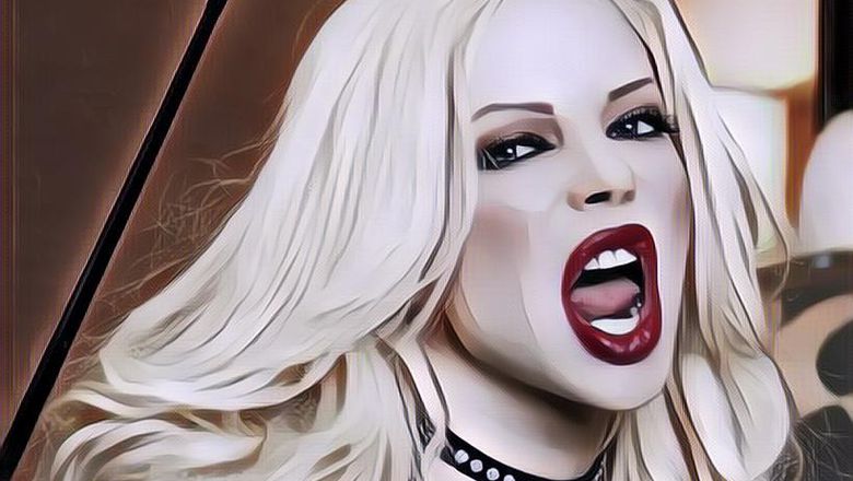 Wajah Model Cantik Ini Lumpuh Setelah Puluhan Kali Melakukan Operasi Plastik