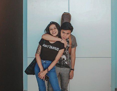 Foto Mesra Awkarin dngan pacar baru 1