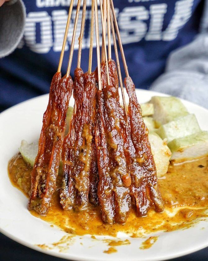 1. Sate Kalong