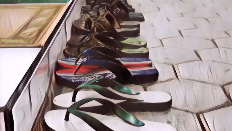 Kehilangan Sandal Pas Jumatan, Pria Ini Nekat Cari Pelaku Lewat Video TikTok