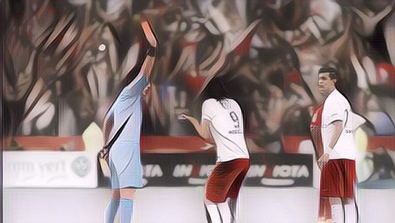 Apes Banget! 5 Pesepak Bola yang Kena Kartu Merah Habis Cetak Gol