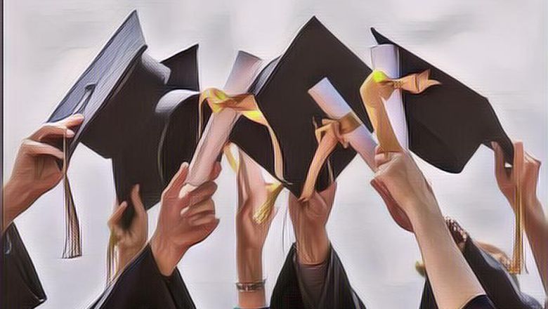 Pertama dalam Sejarah! Mahasiswi Beragama Hindu Wisuda di Kampus Islam Mengenakan Jilbab